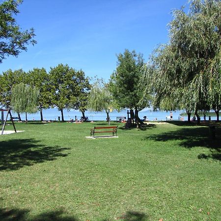 Schmidt Apartment Balatonfenyves Luaran gambar